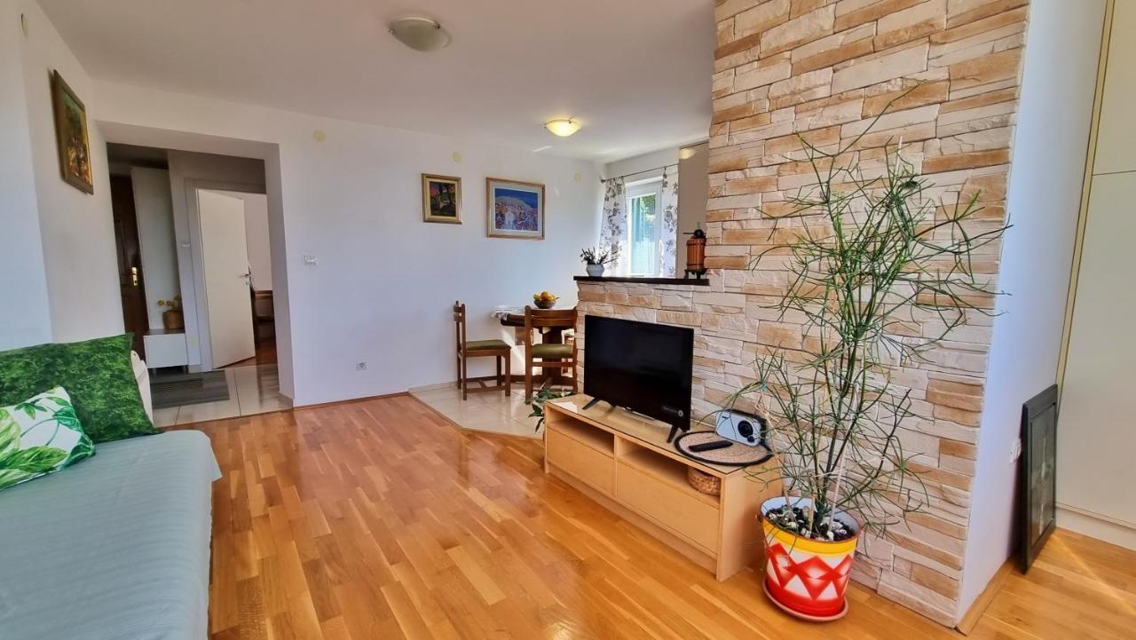 Apartment Tica Omis Ngoại thất bức ảnh